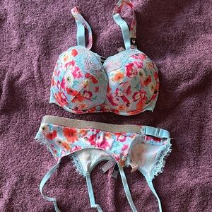 Floral Lace Trim Bra and Garter  Set